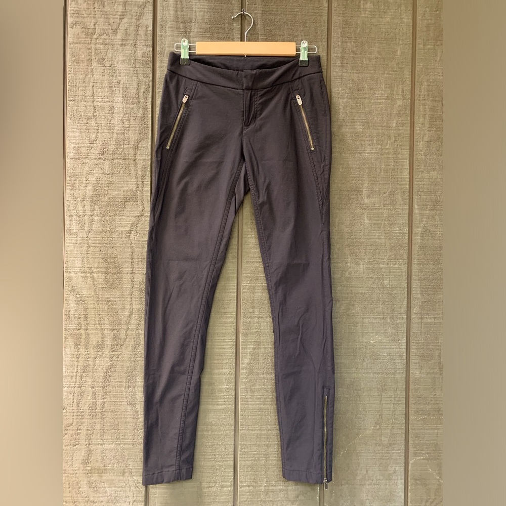 Athleta Trekkie Zipper Pant